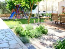 Vrijstaand vakantiehuis vlakbij zee in Trogir met tuin, terras en BBQ - thumbnail 6
