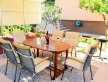 Wohnung mit Grill, Terrasse und Garten