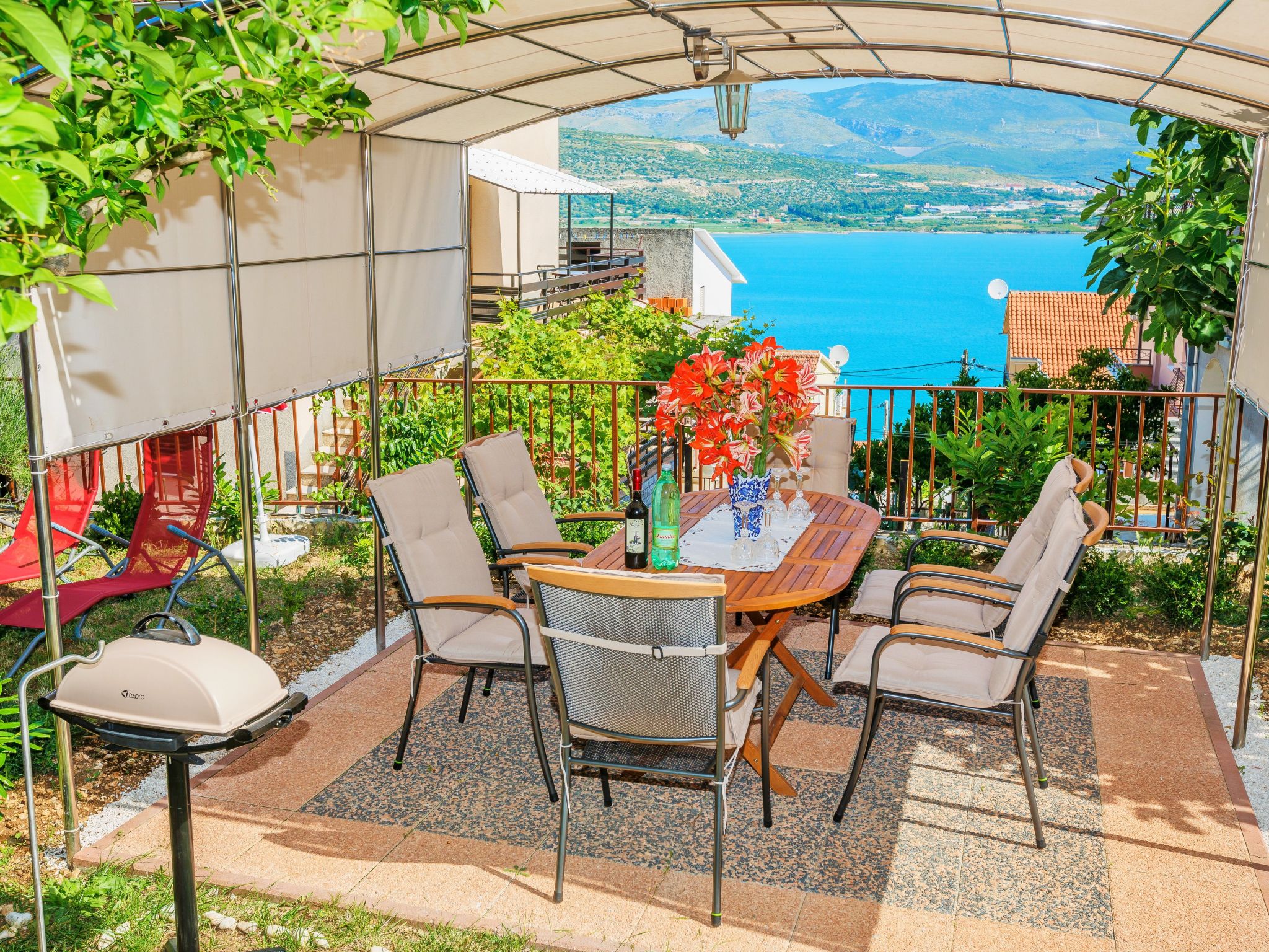 Wohnung mit Grill, Terrasse und Garten
