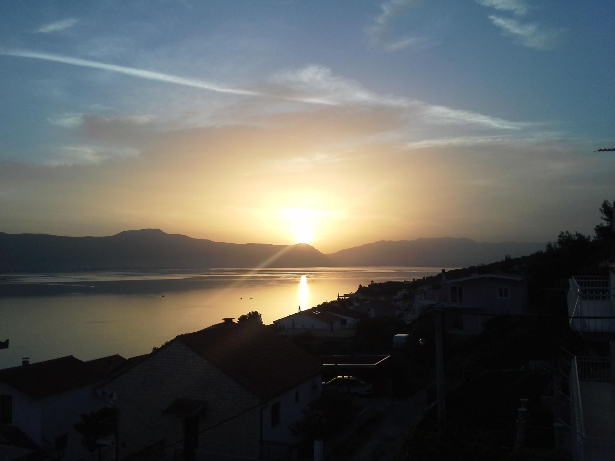 Wohnung mit Grill, Terrasse und Garten-Drinnen