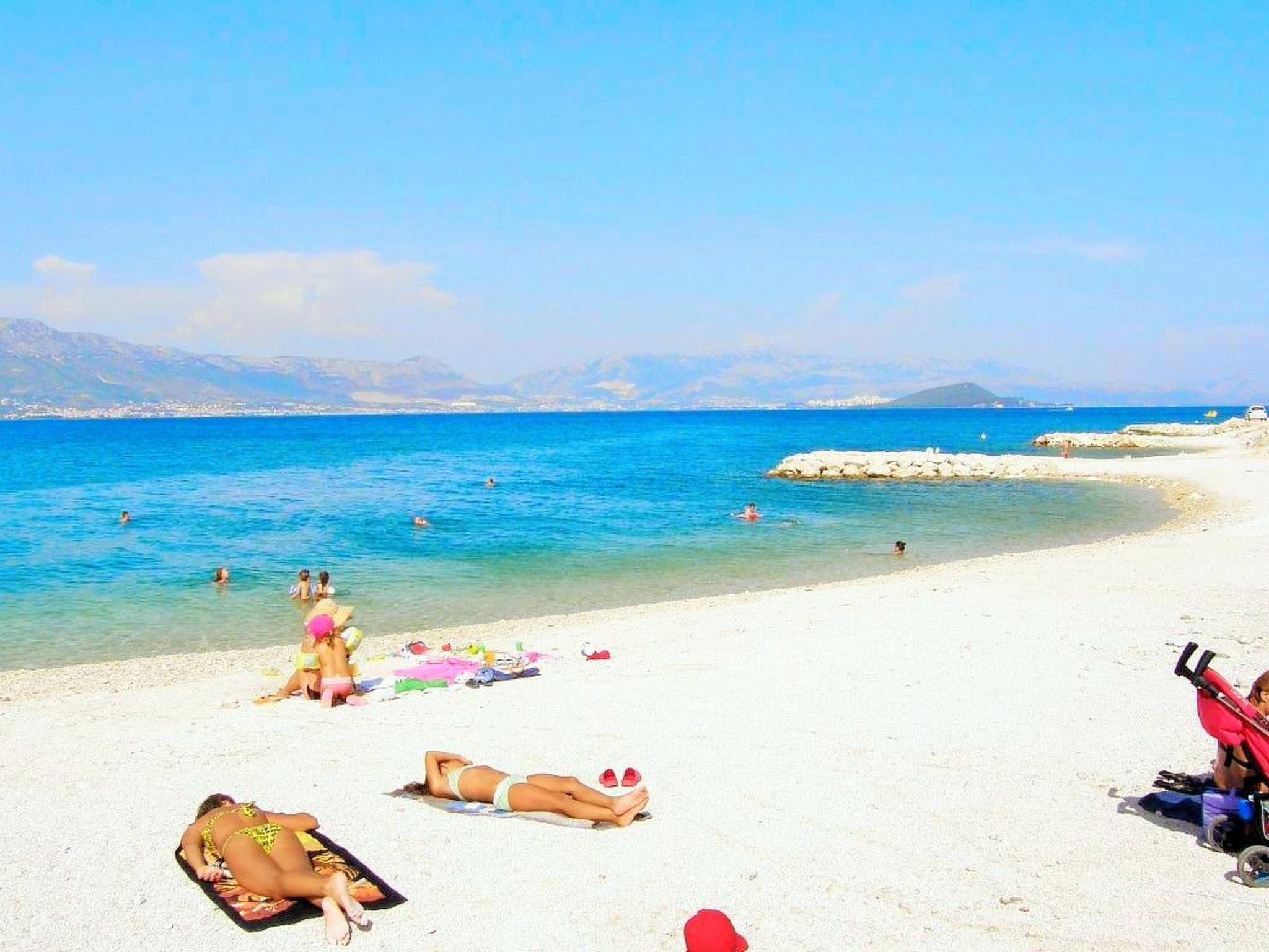 Wohnung mit Grill, Terrasse und Garten-Drinnen