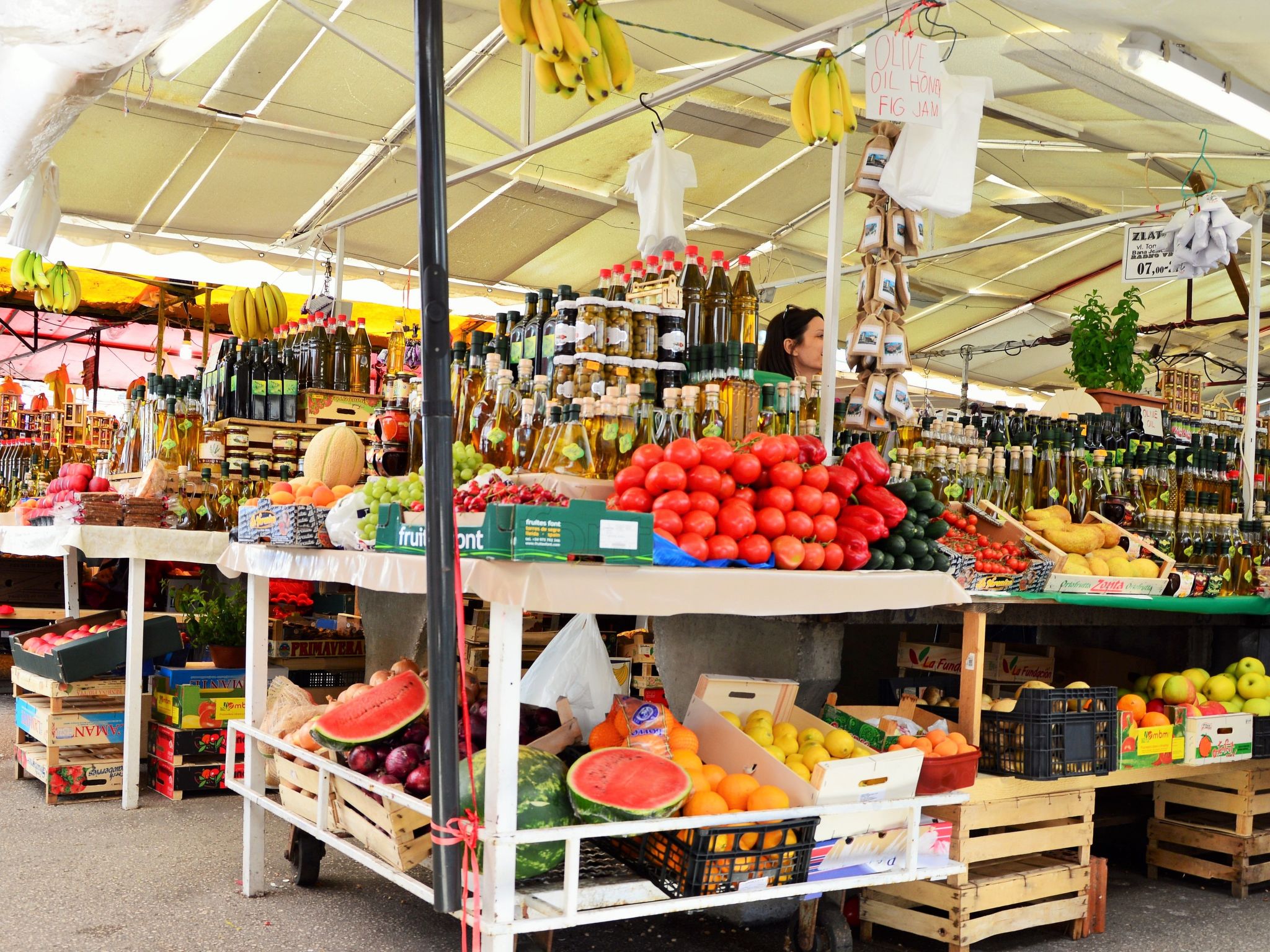 Wohnung mit Grill, Terrasse und Garten-Drinnen