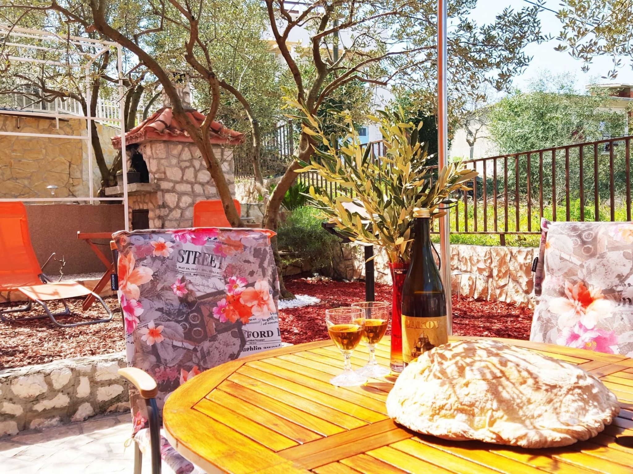 Erdgeschosswohnung mit viel Komfort und Terrasse-Drinnen