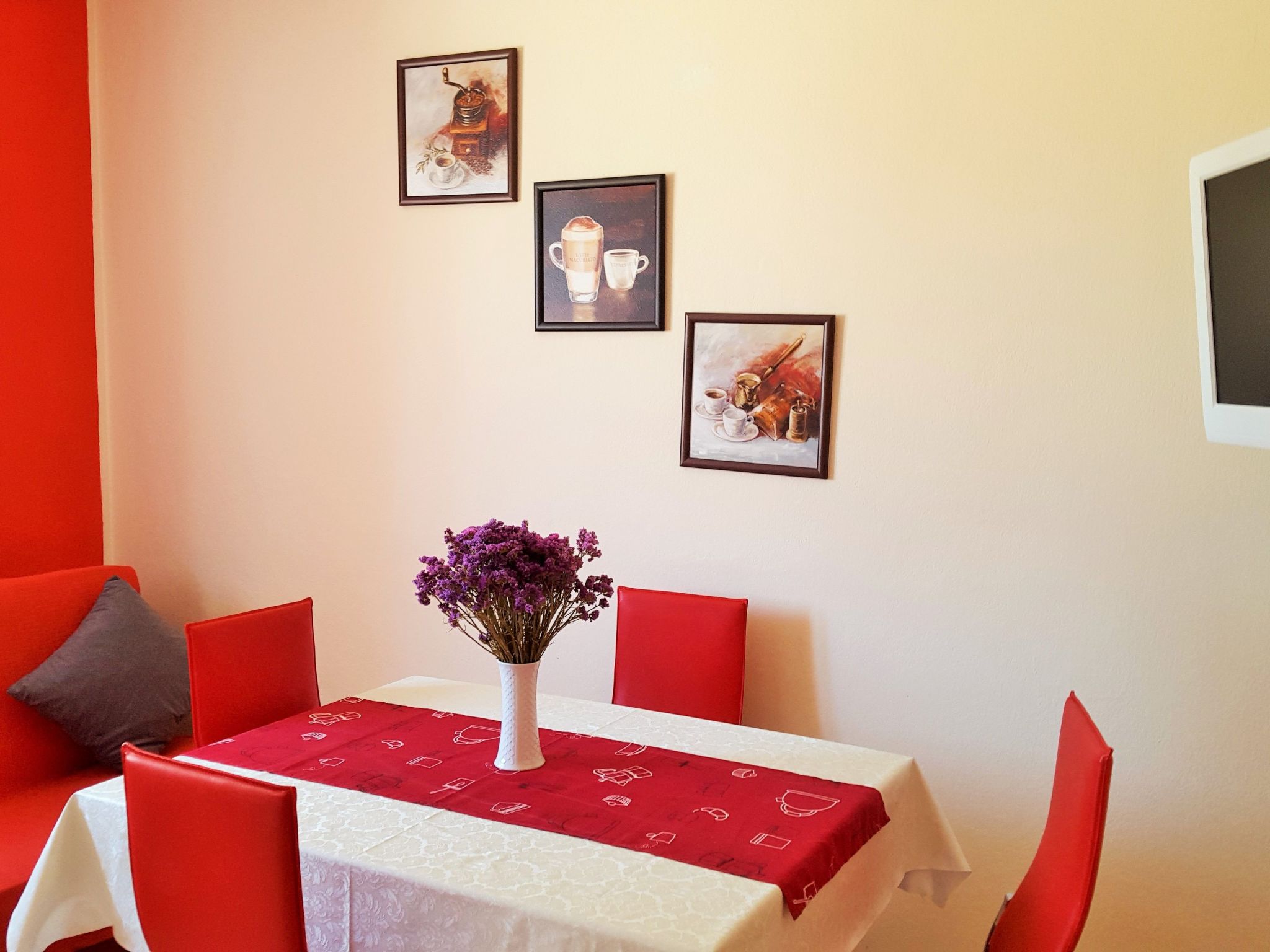 Erdgeschosswohnung mit viel Komfort und Terrasse-Drinnen