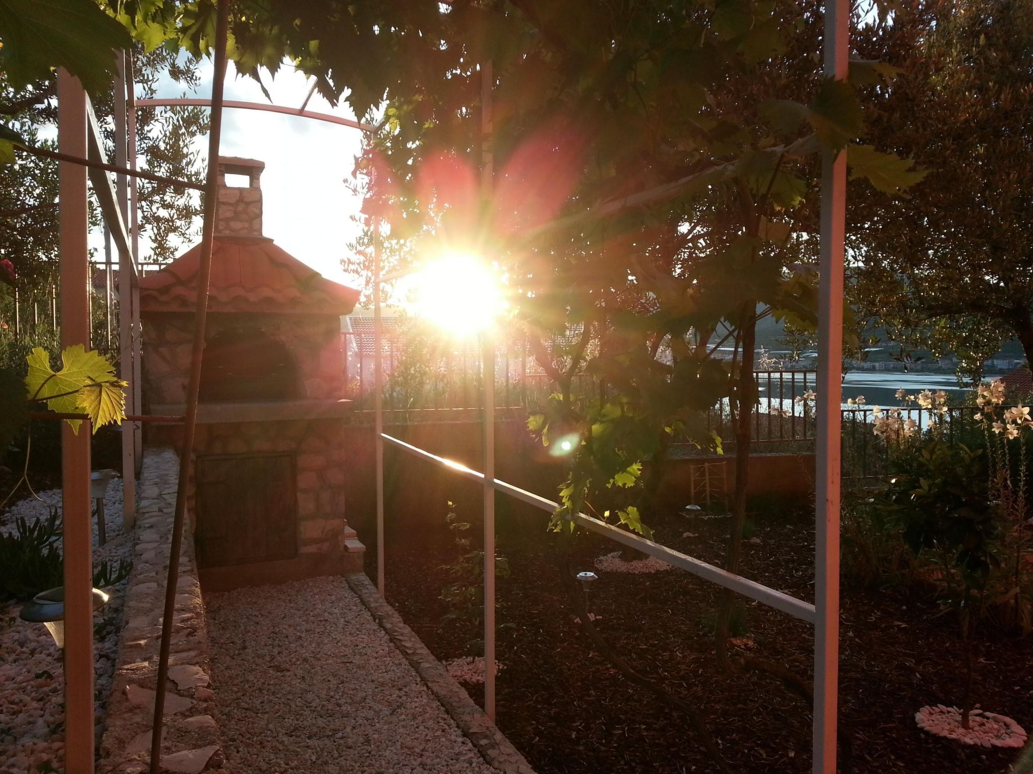 Erdgeschosswohnung mit viel Komfort und Terrasse-Drinnen