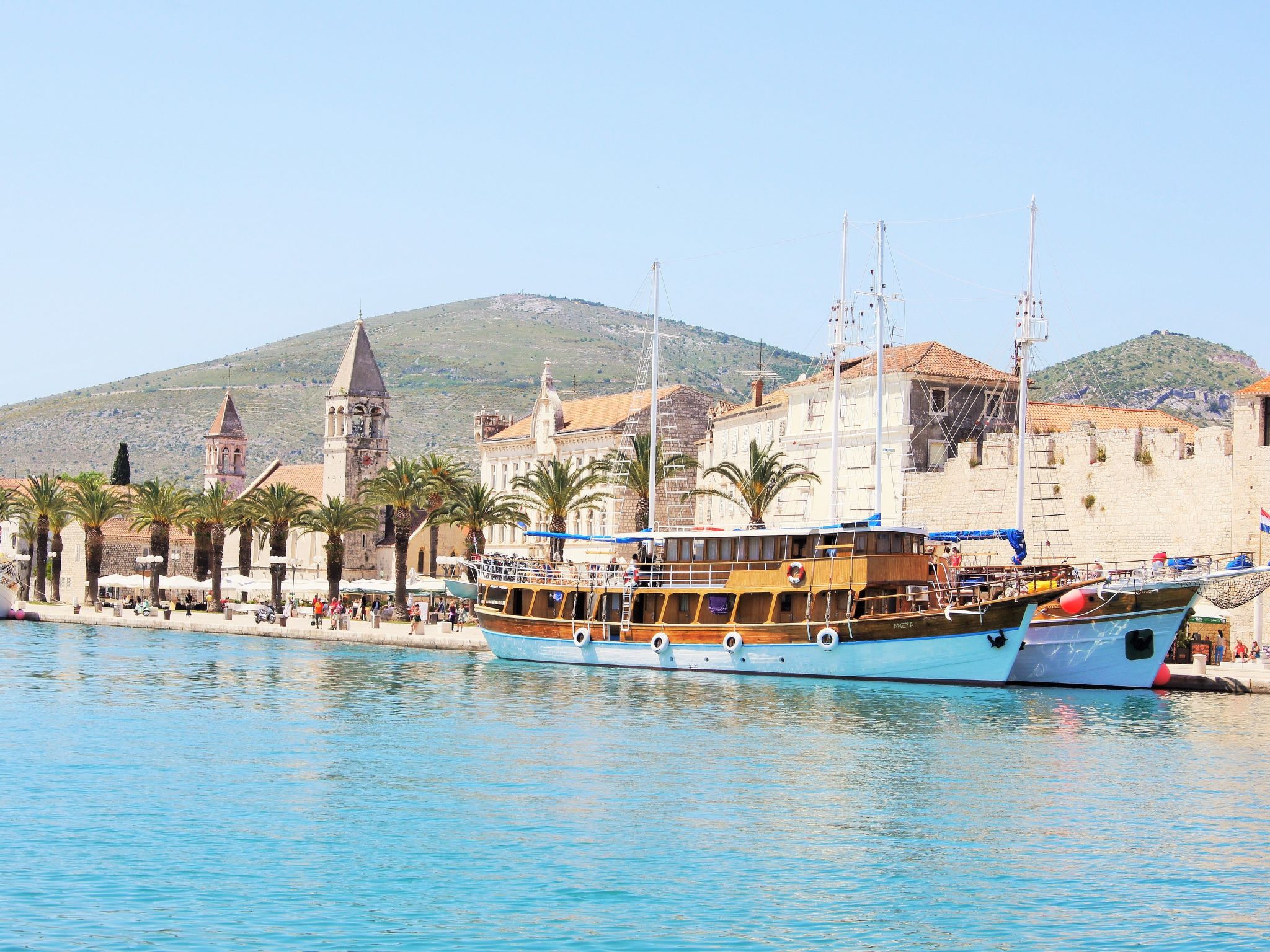 Erdgeschosswohnung mit viel Komfort und Terrasse-Drinnen