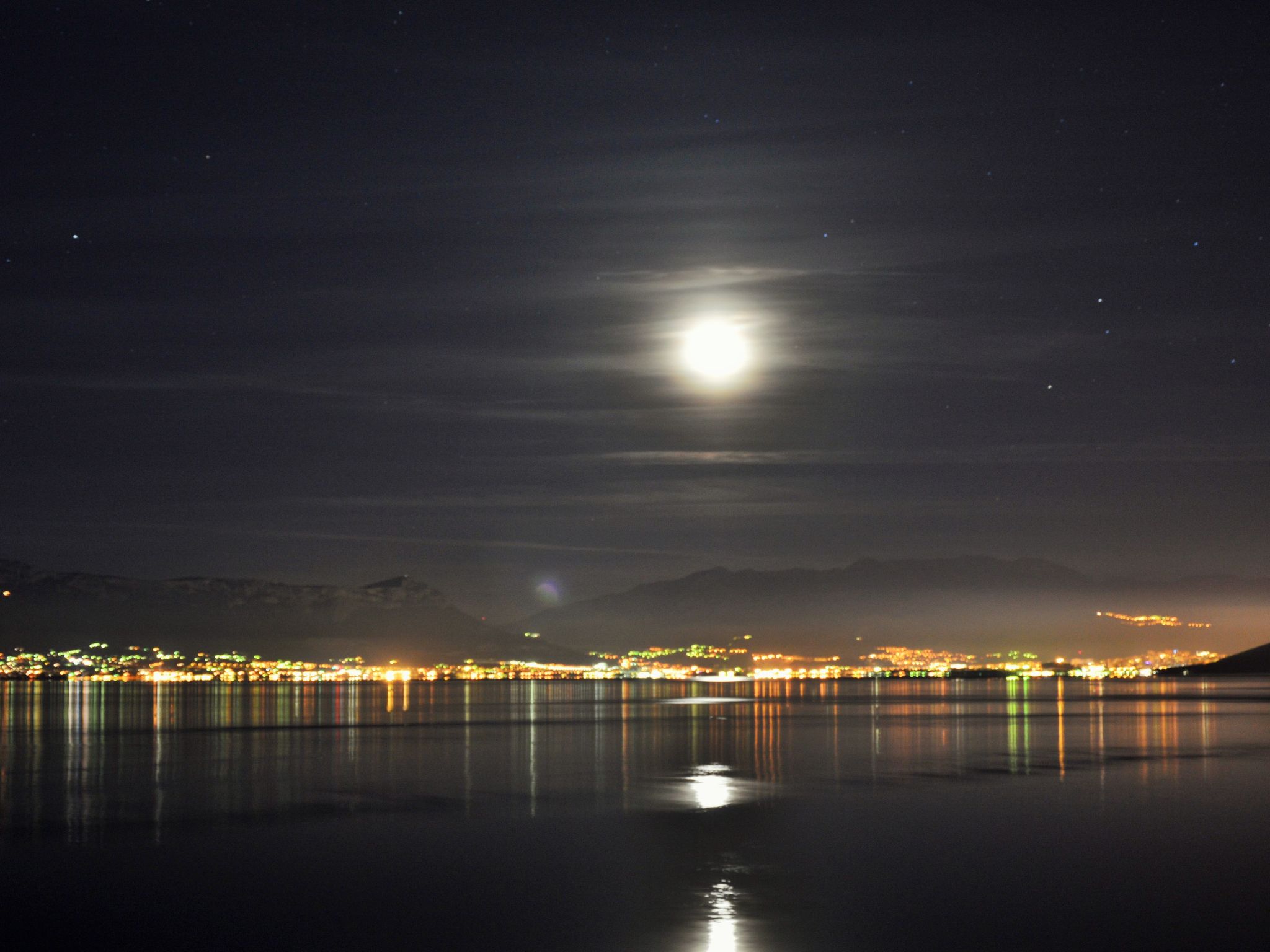 Erdgeschosswohnung mit viel Komfort und Terrasse-Drinnen