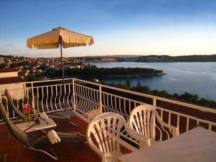 Trogir Yellow House A2 - Okrug Gornji