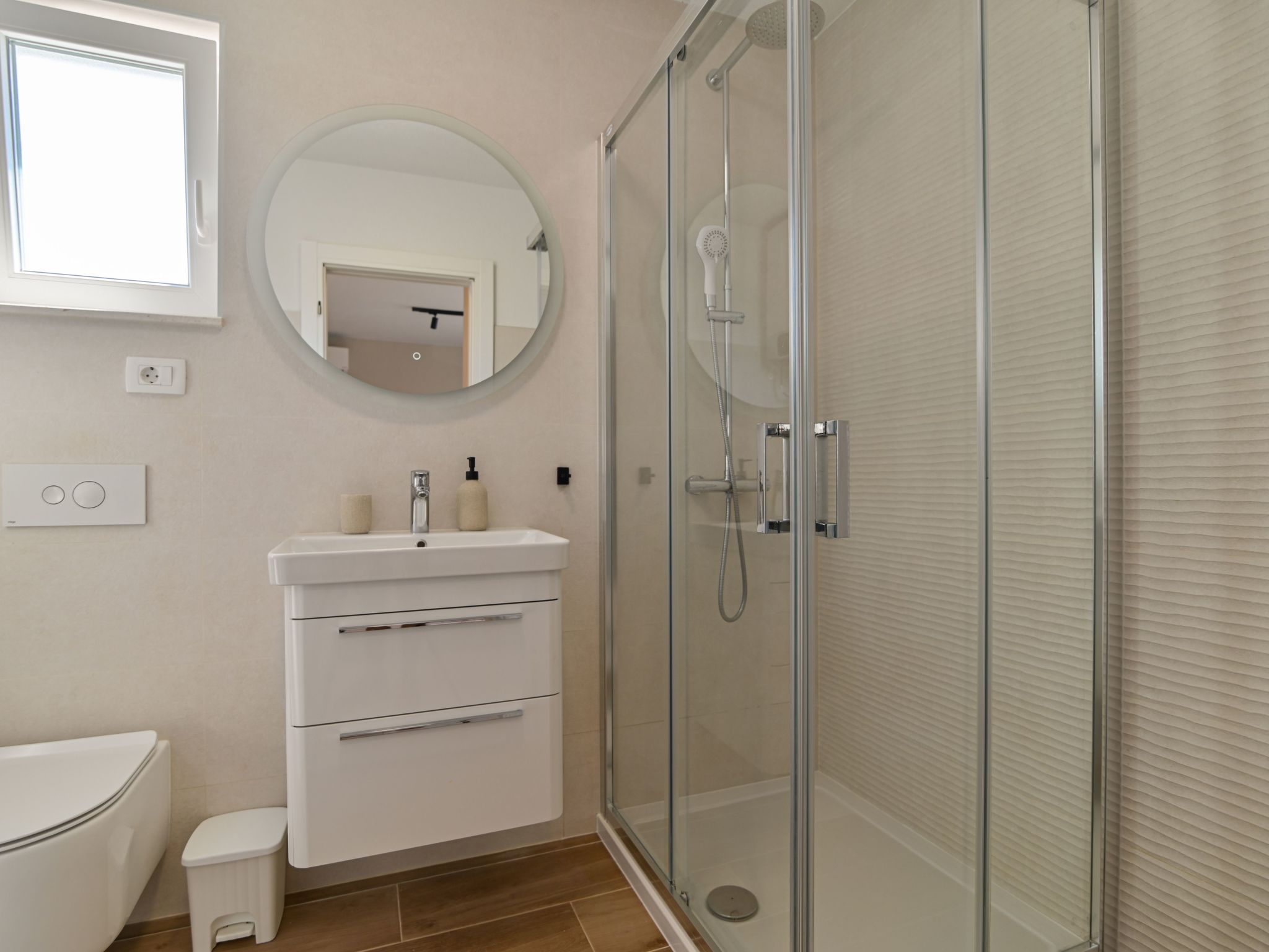 NOIR Design-Wohnung-Image-tags.info