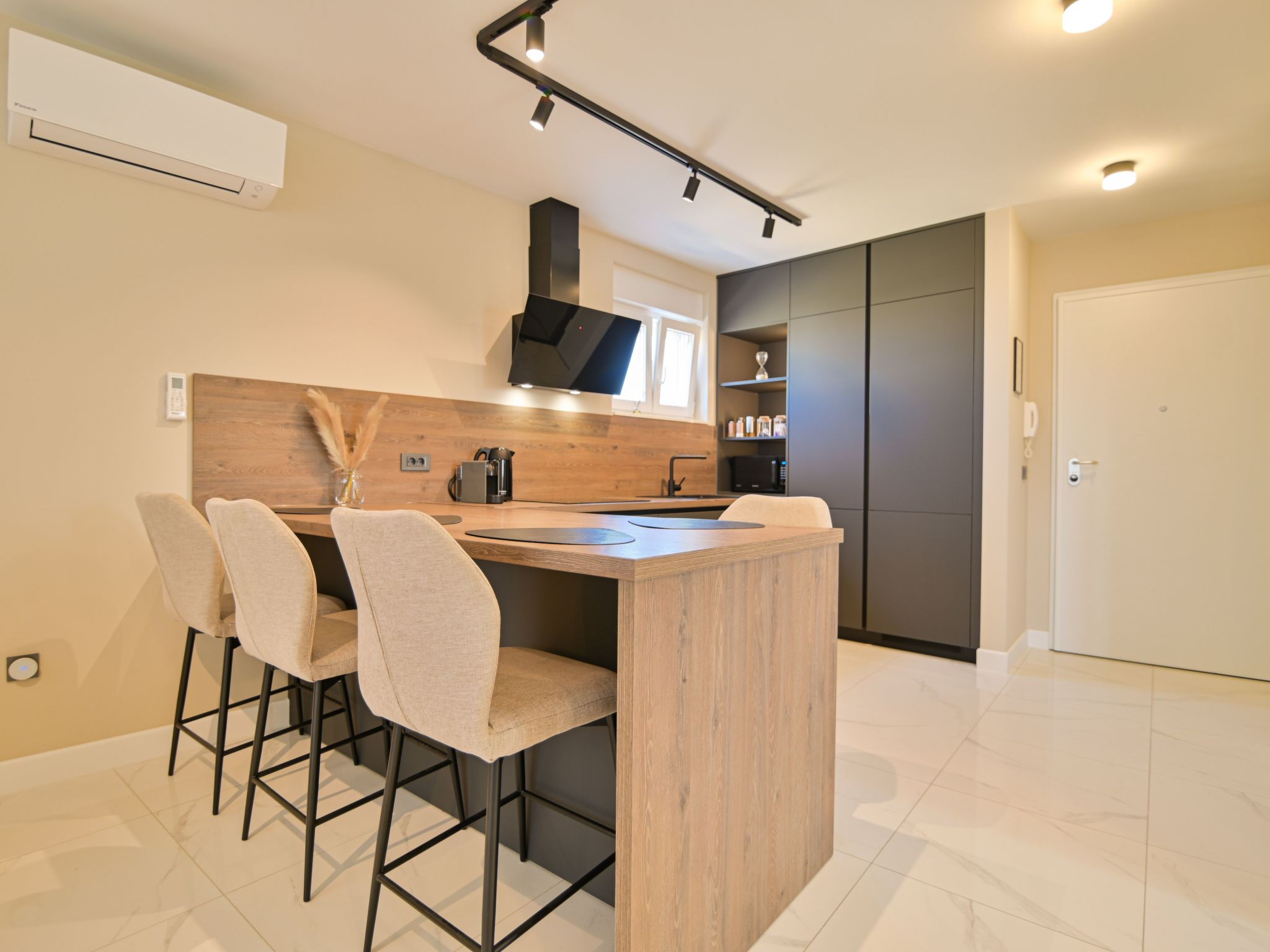 NOIR Design-Wohnung-Image-tags.info