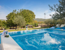 Moderne villa met verwarmd zwembad en sauna, 13 km van Trogir - thumbnail 2