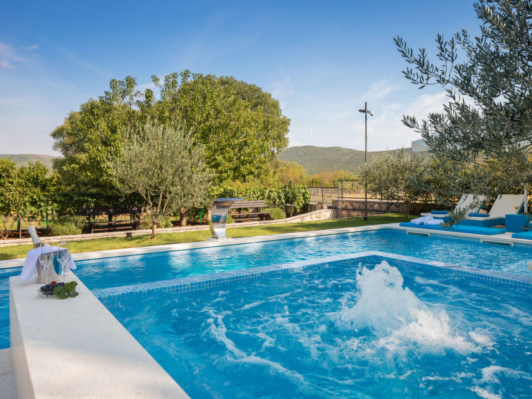 Search and Stay destination Bristivica, Splitsko-dalmatinska županija - Croatia from AU$ 339. Villa Dalmatica moderna