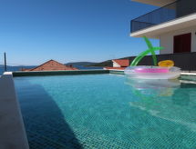 Viva-by the Sea: Modern appartement met zwembad op 60m van de Adriatische Zee - thumbnail 1