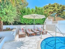 Vrijstaande villa met privé verwarmd zwembad op 30m van zee in Trogir - thumbnail 6