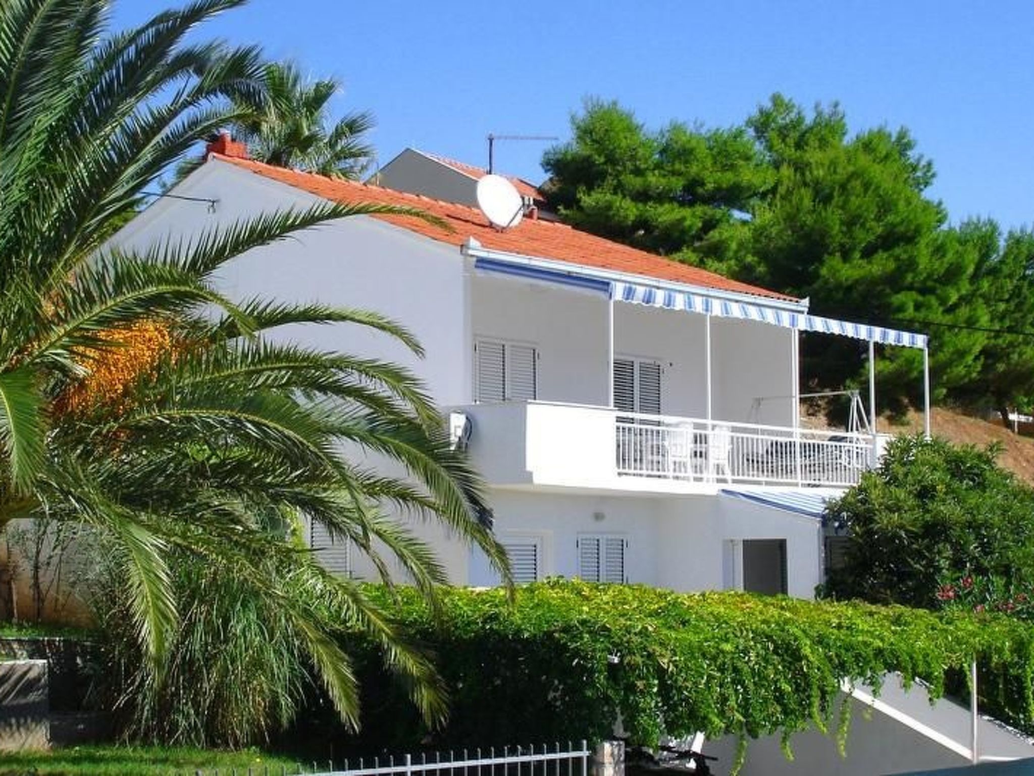 Mit Terrasse, Pool und Strandzugang