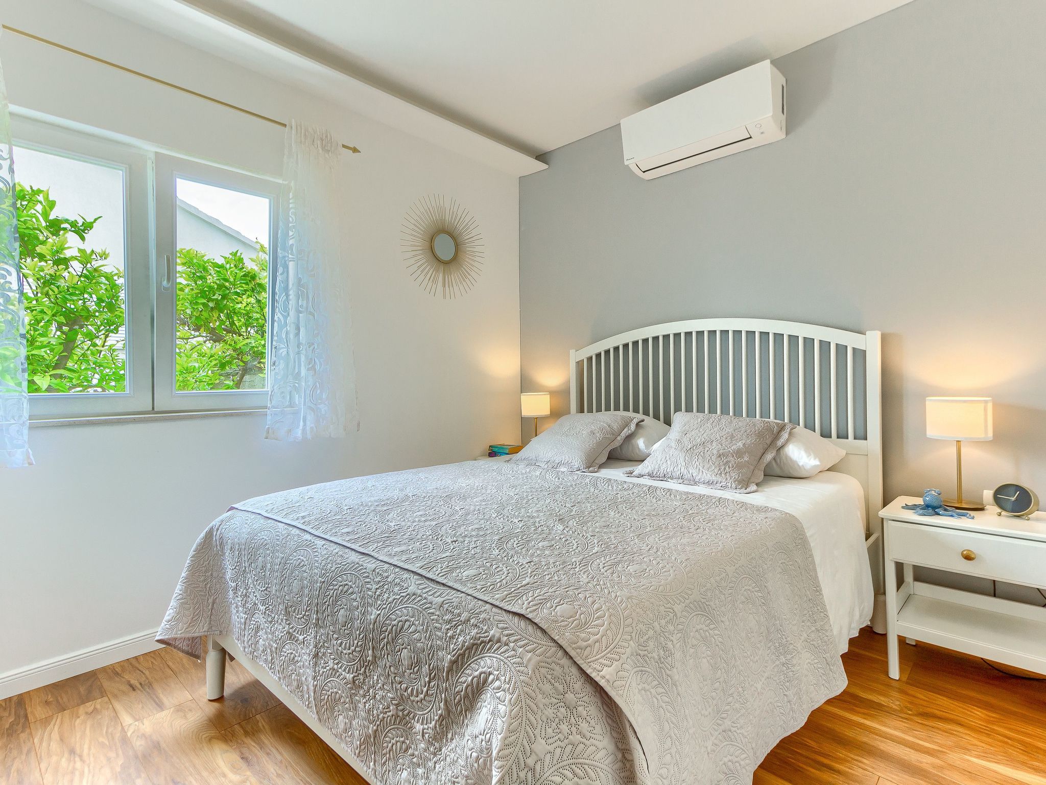 Mit Terrasse, Pool und Strandzugang - Image-tags.info