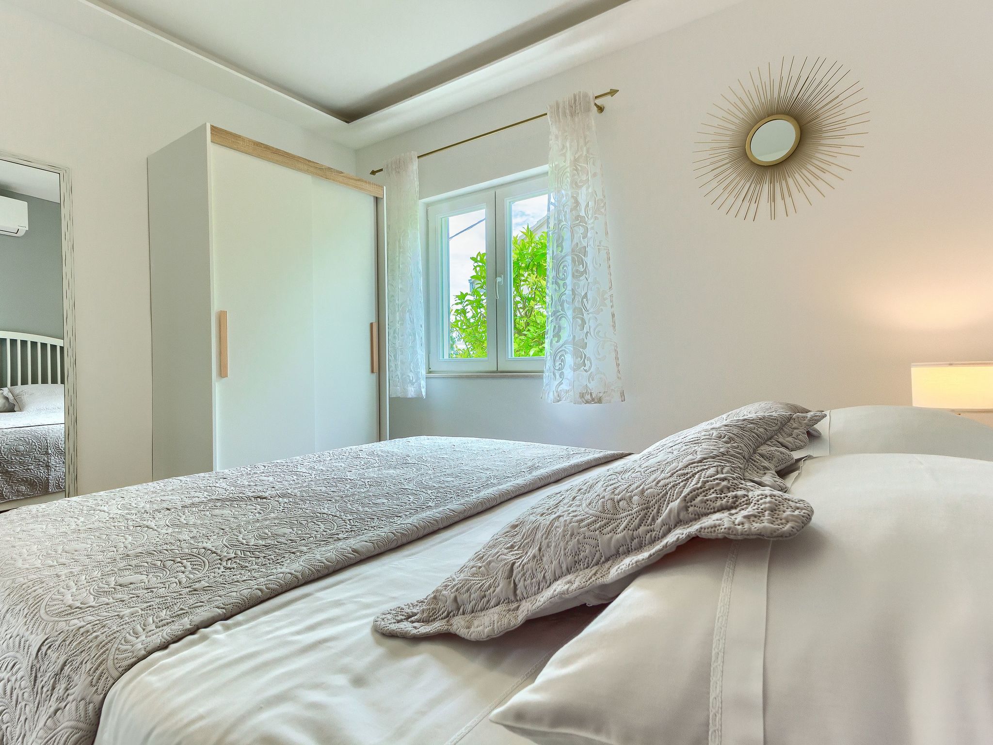 Mit Terrasse, Pool und Strandzugang - Image-tags.info