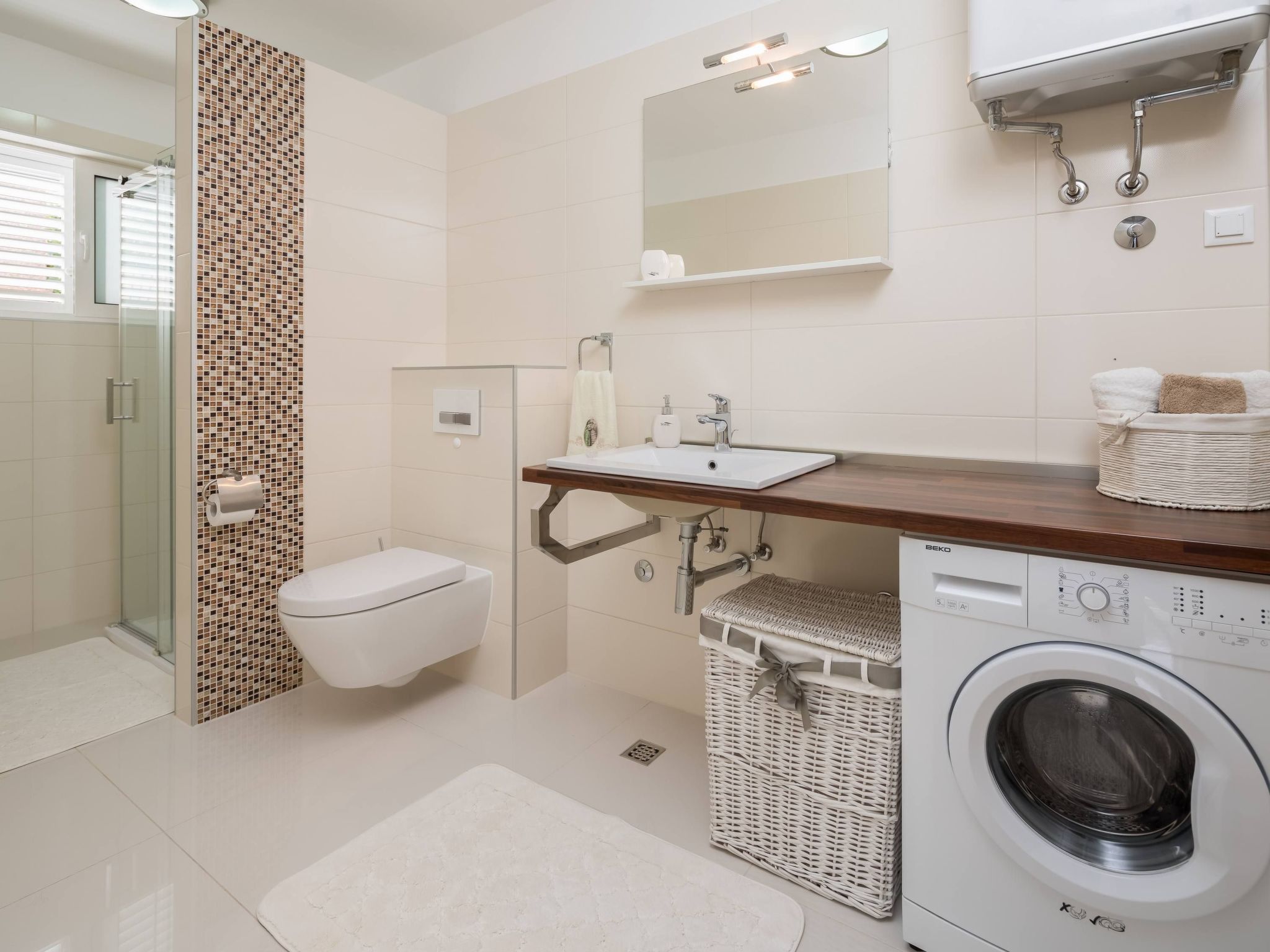 "Villa Silvio" mit Blick auf das Wasser-Inside