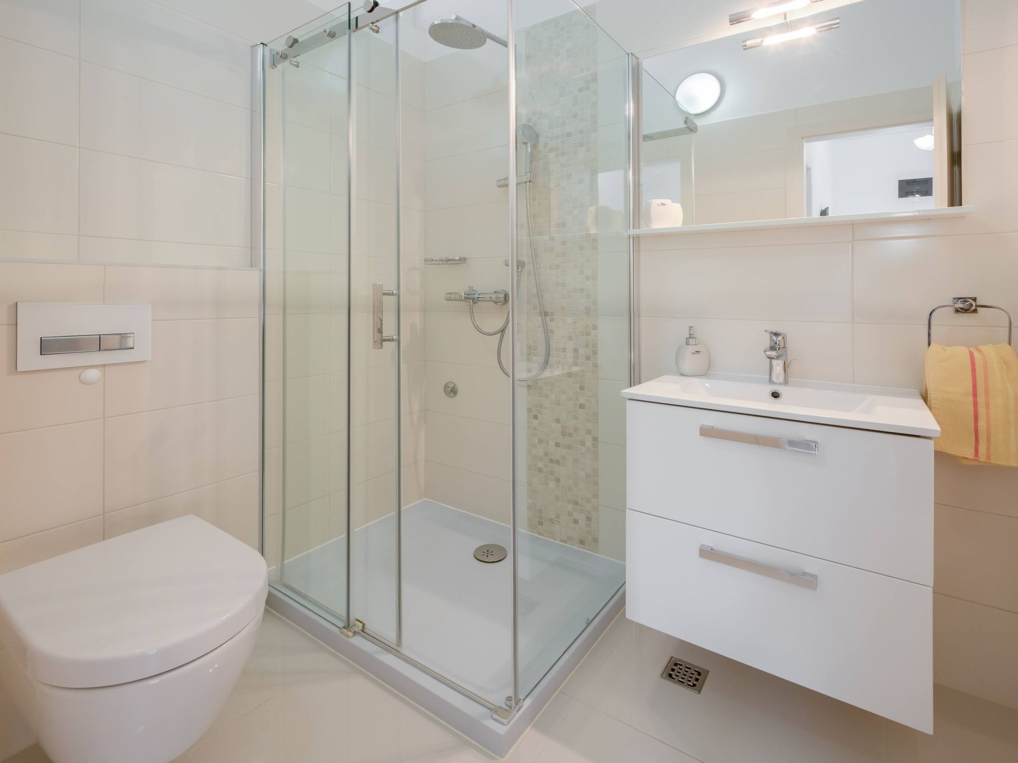 "Villa Silvio" mit Blick auf das Wasser-Inside