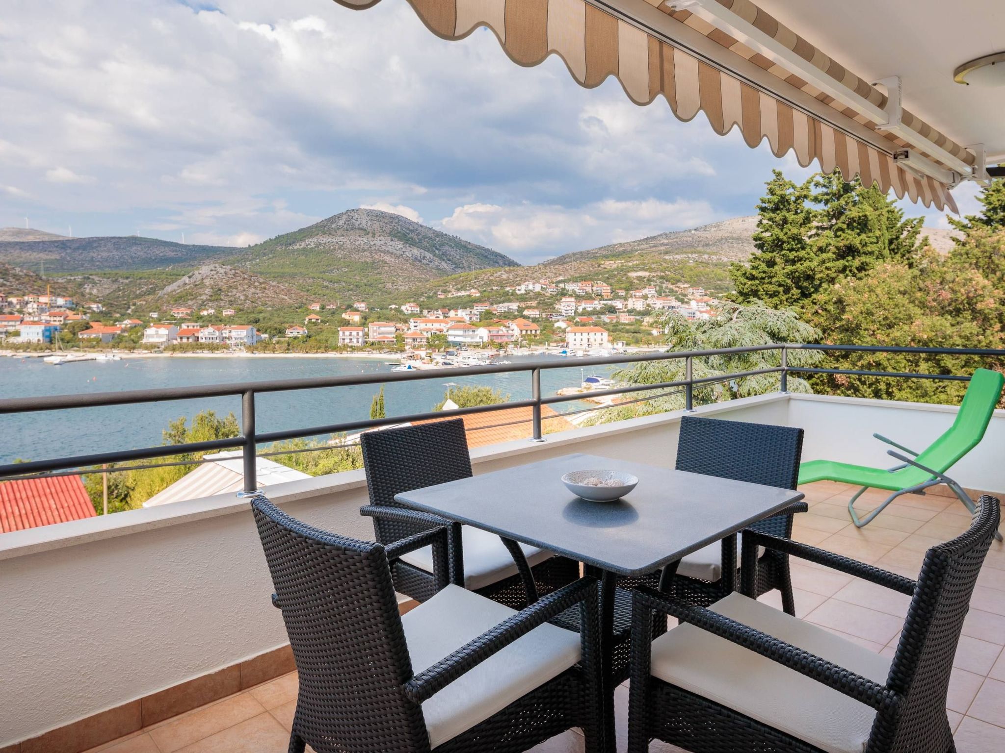 "Villa Silvio" mit Blick auf das Wasser-Outside