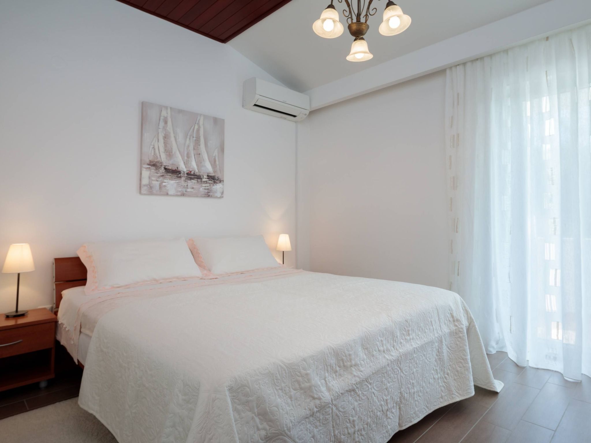 "Villa Silvio" mit Blick auf das Wasser-Image-tags.info