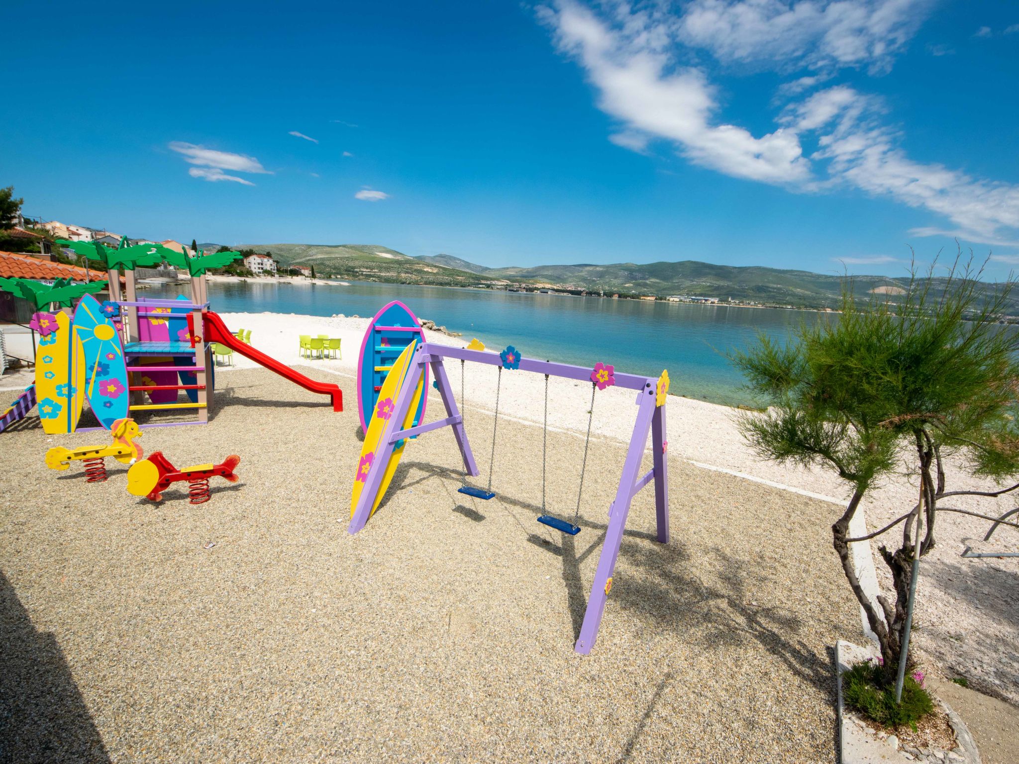 Strandappartement Mornar met verwarmd zwembad op 20 meter van zee in Arbanija - foto 20