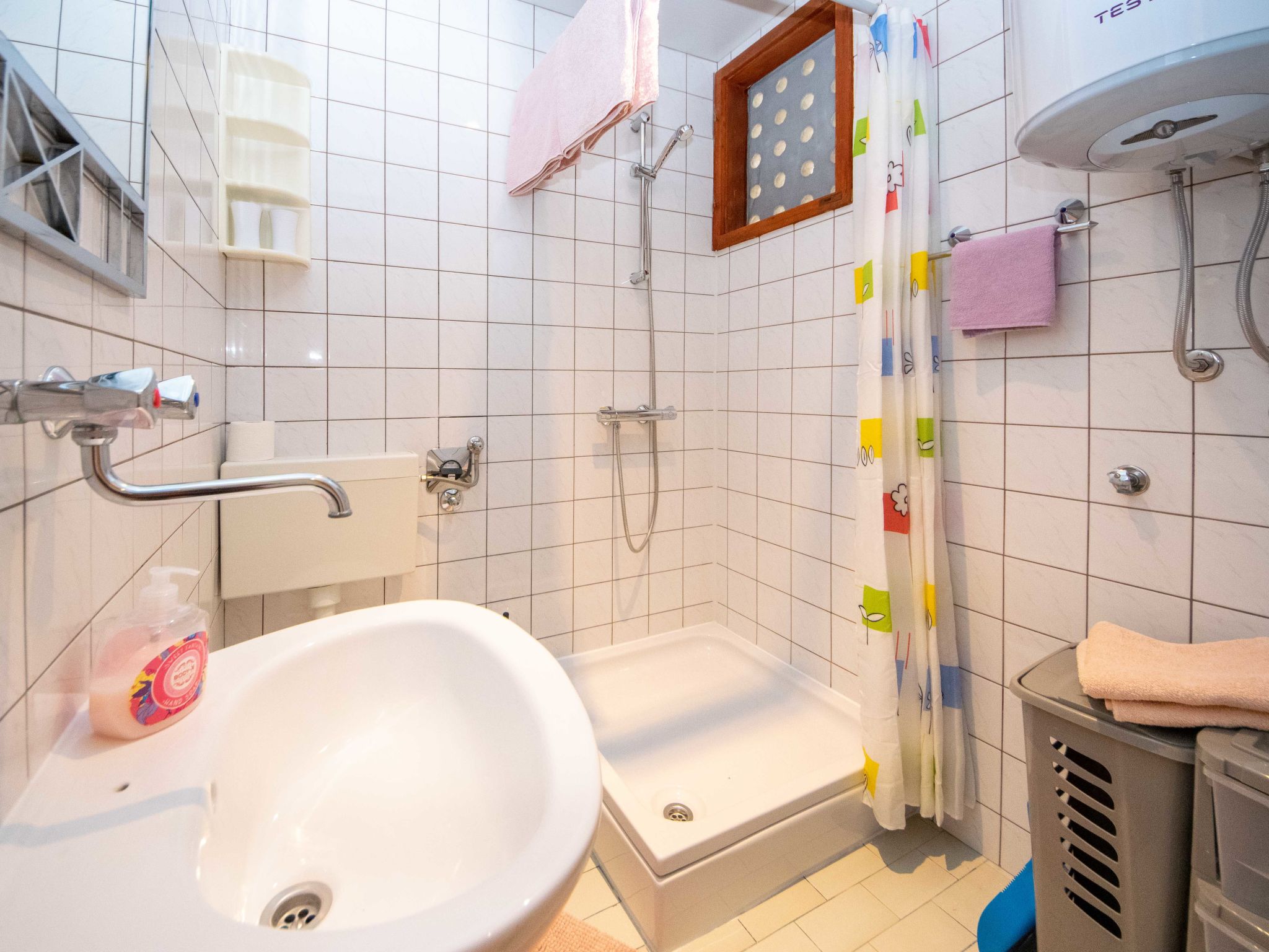 Zonnig appartement aan zee in Arbanija met uitzicht op de Adriatische kust - foto 13