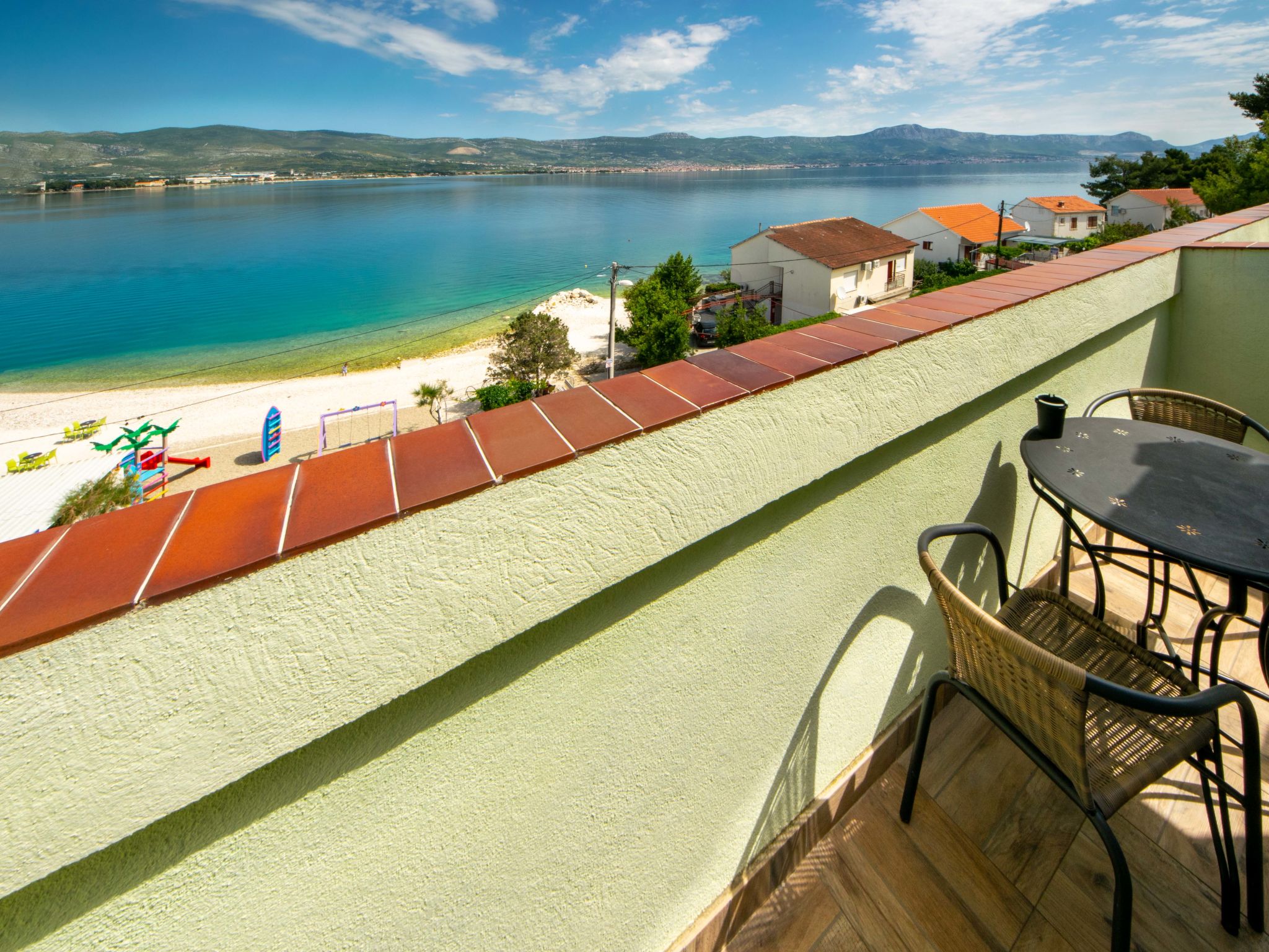 Zonnig appartement aan zee in Arbanija met uitzicht op de Adriatische kust - foto 10