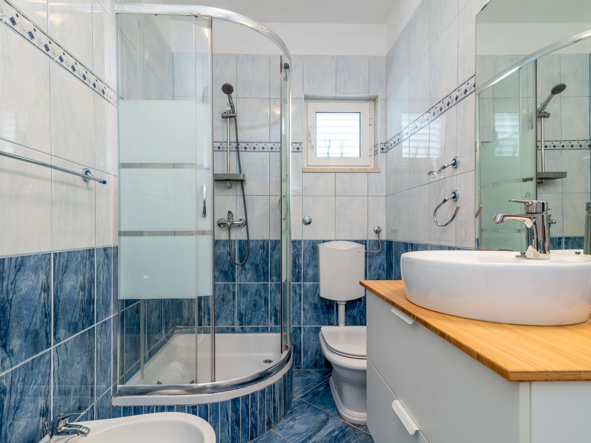 Wohnung Anita mit großem Balkon und Meerblick-Image-tags.info