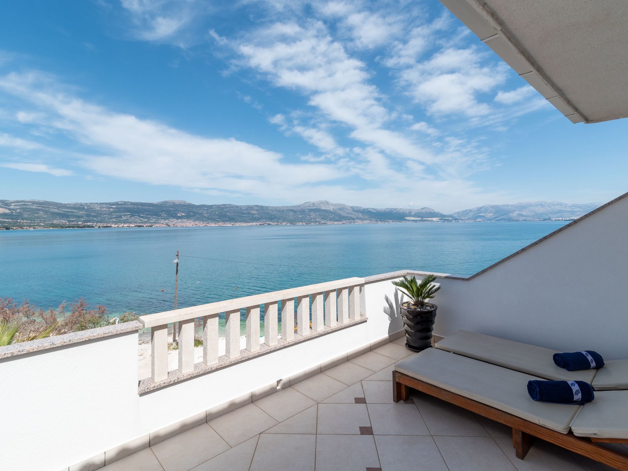 Geräumige Ferienwohnung mit Meerblick-Binnen