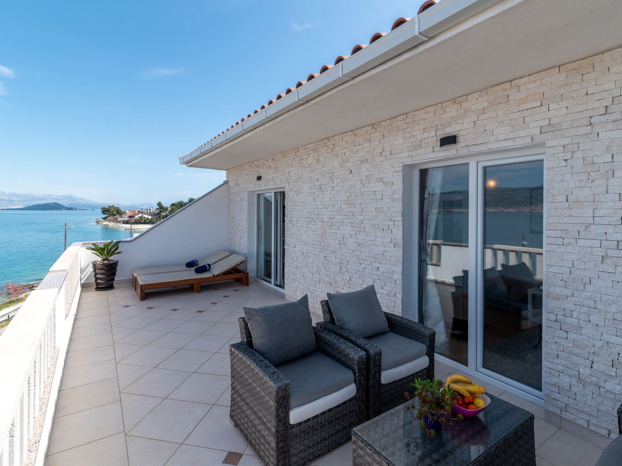 Geräumige Ferienwohnung mit Meerblick-Binnen