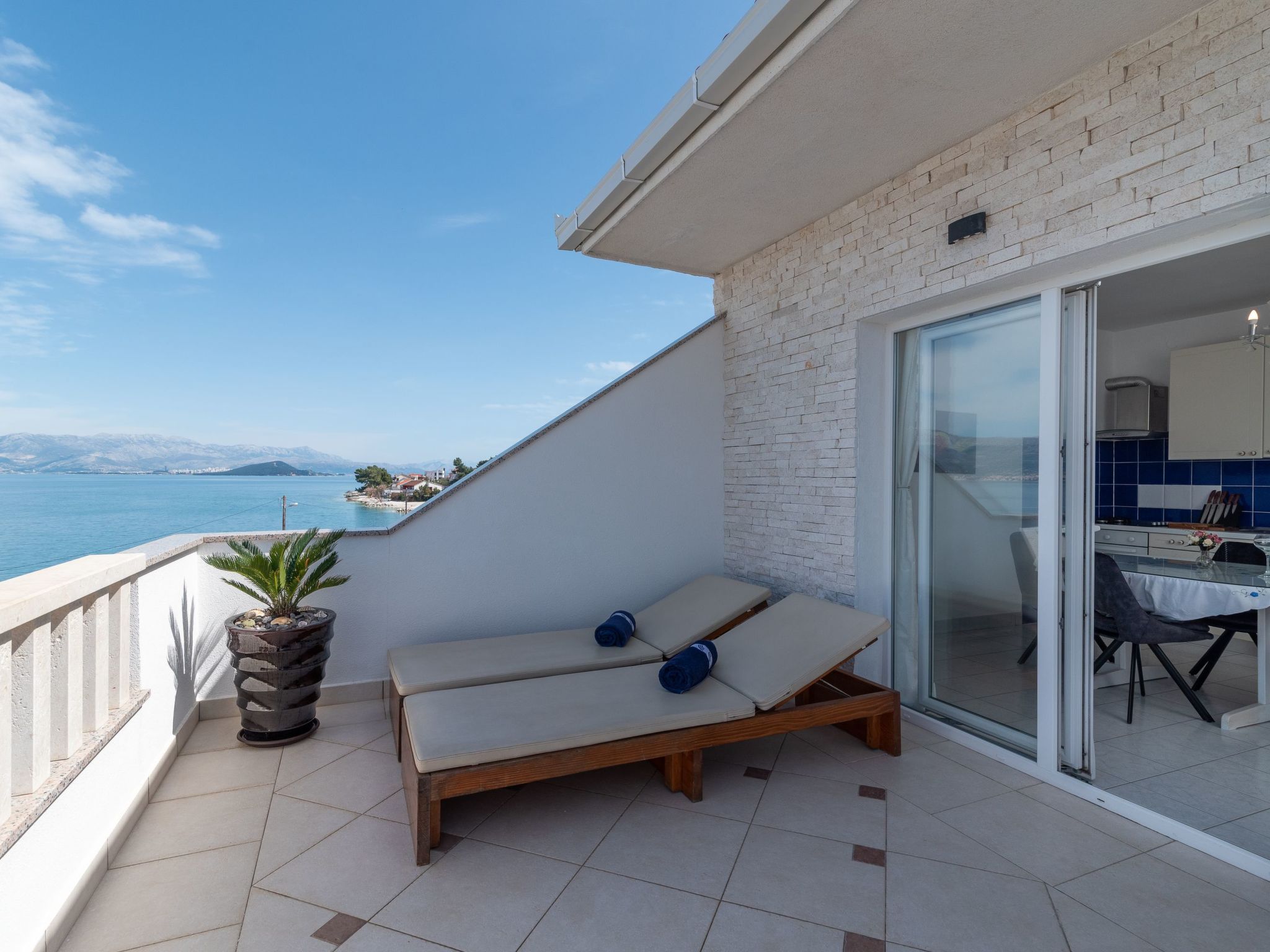 Geräumige Ferienwohnung mit Meerblick-Binnen