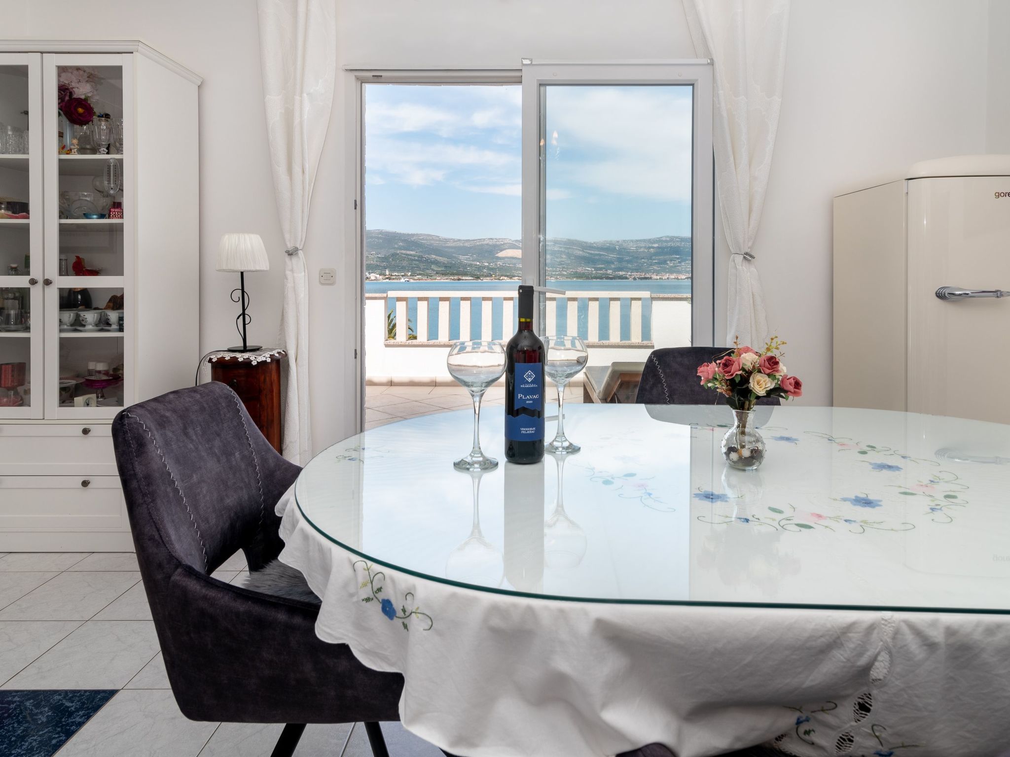 Geräumige Ferienwohnung mit Meerblick-Binnen