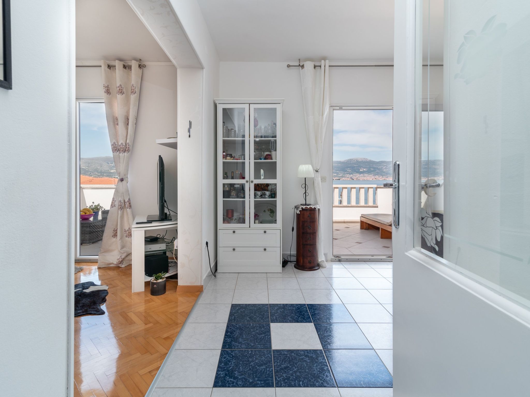 Geräumige Ferienwohnung mit Meerblick-Binnen