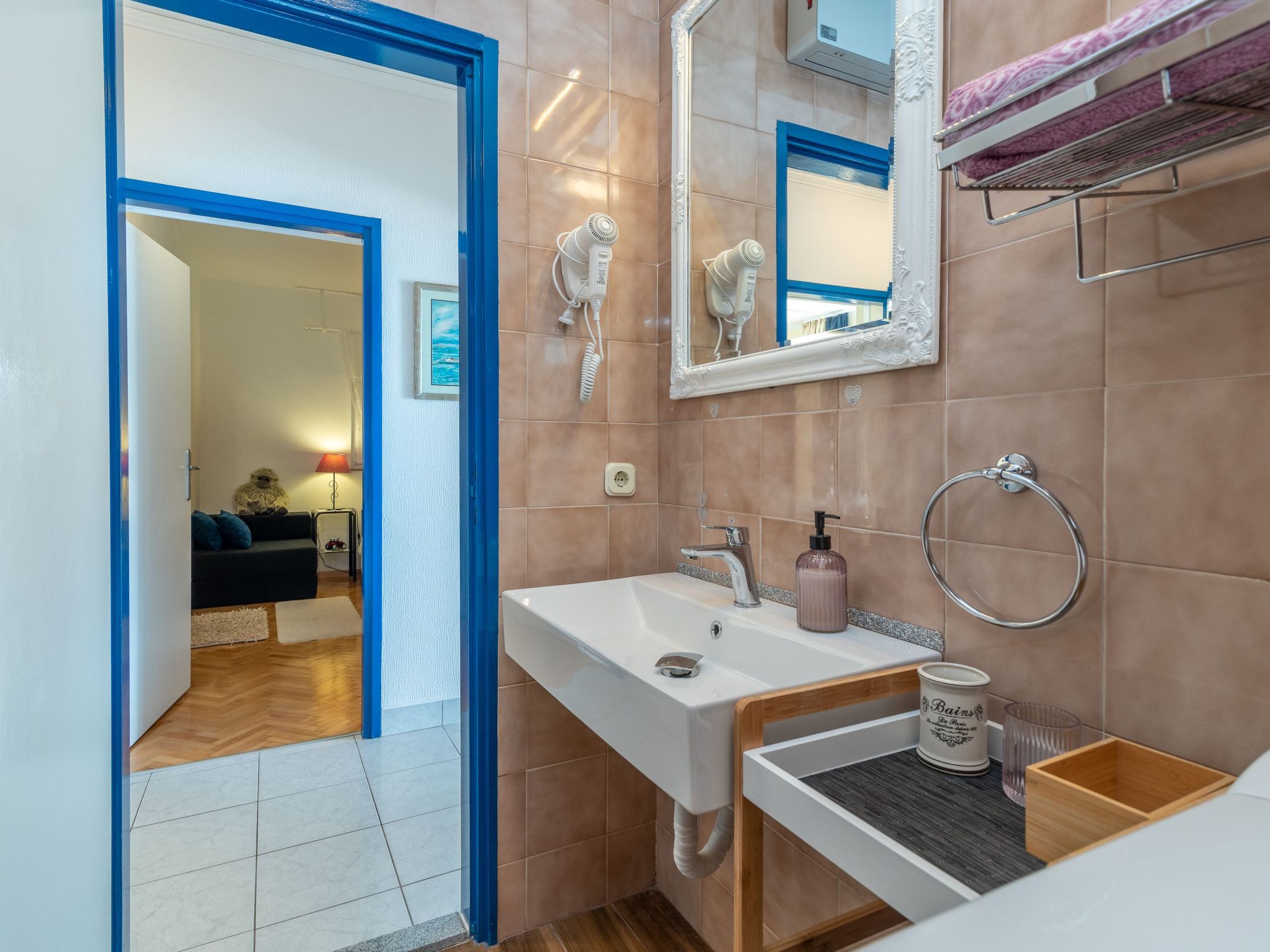 Geräumige Ferienwohnung mit Meerblick-Binnen