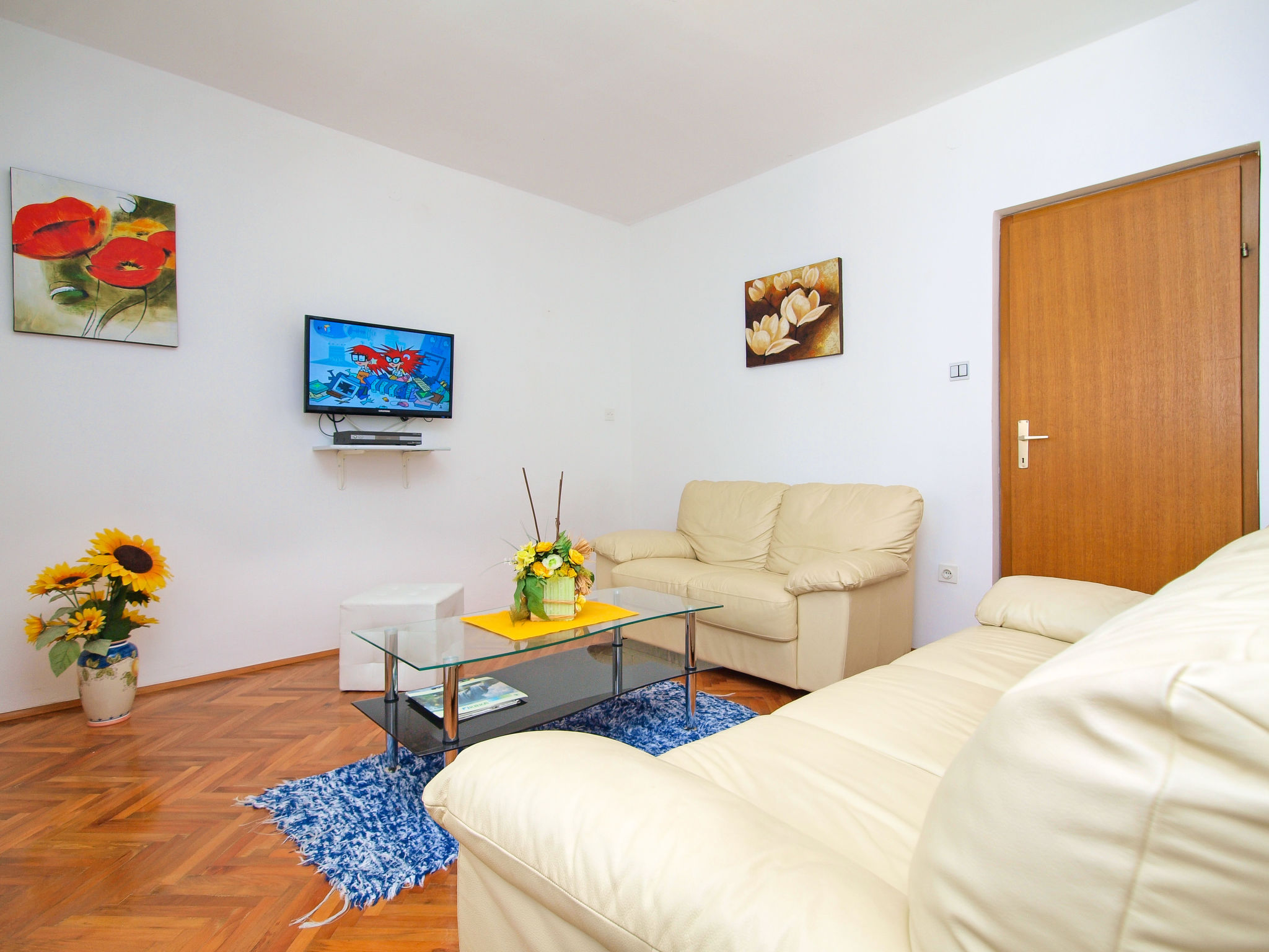 Slavica — Living Room (5 of 20)