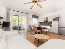 Appartement Anđa: Zonovergoten vakantie aan zee in Slatine, vlakbij Trogir - thumbnail 3