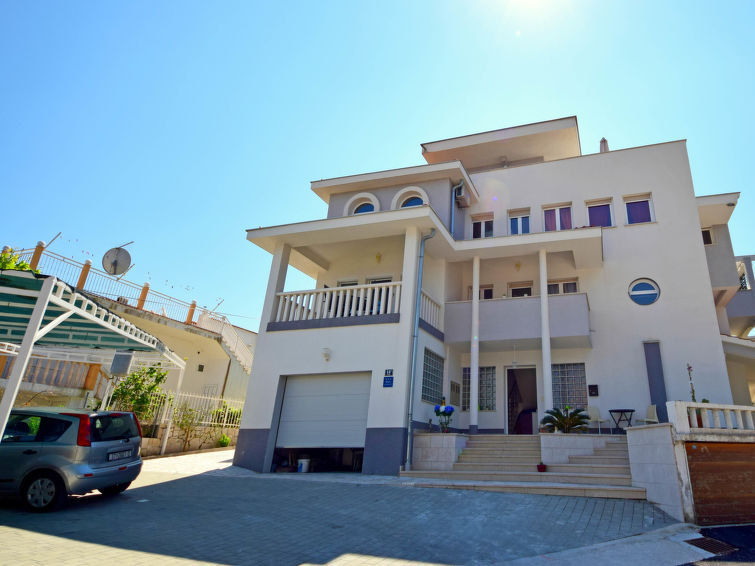 Search and Stay destination Slatine, Splitsko-dalmatinska županija - Croatia from AU$ 136. Anđa