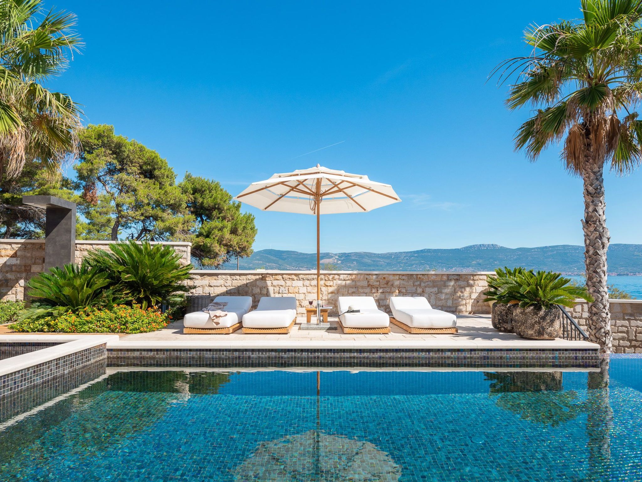 Villa L'orizzonte mit Außenküche in der Nähe von Trogir-Binnen