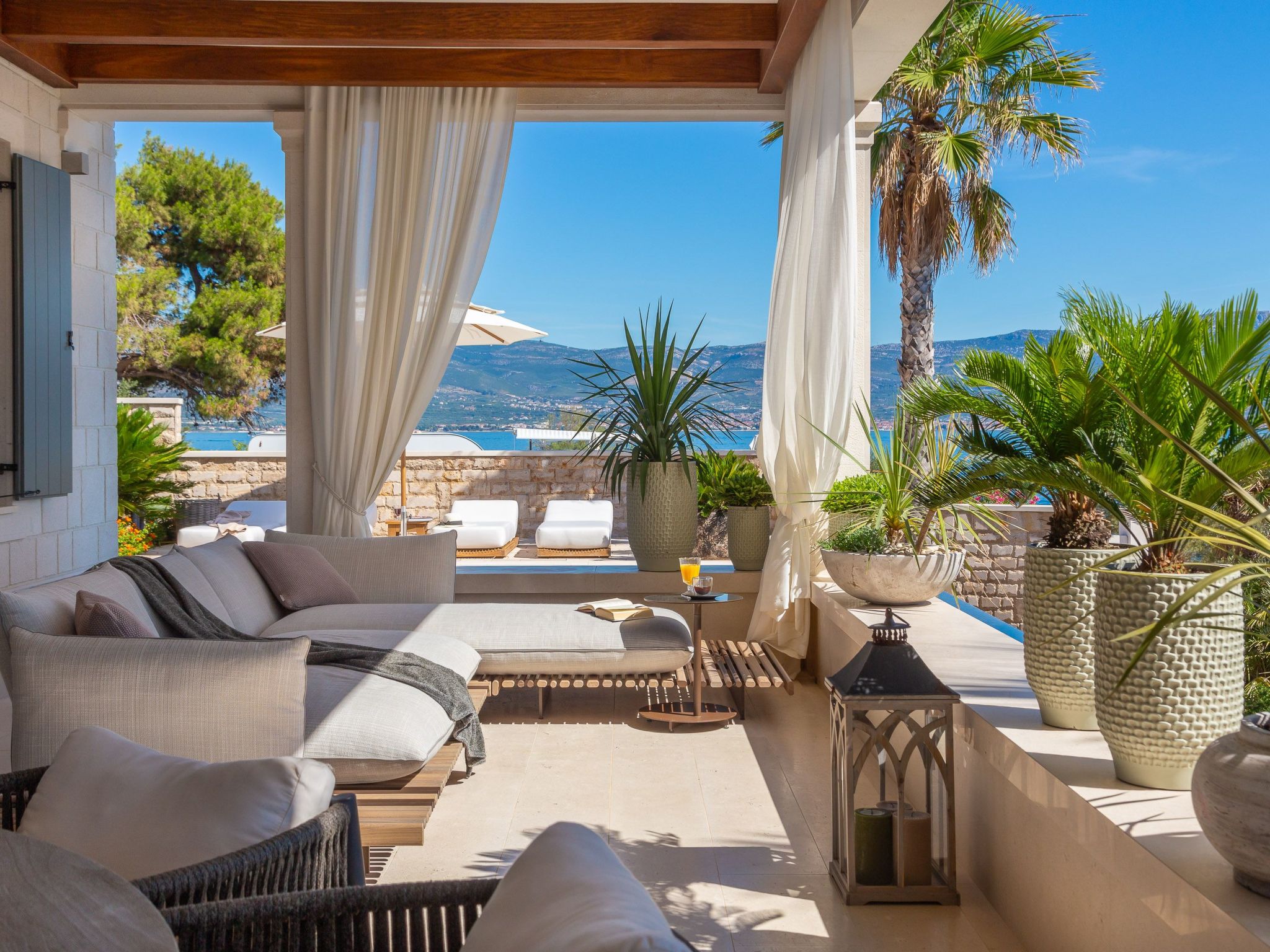 Villa L'orizzonte mit Außenküche in der Nähe von Trogir-Binnen