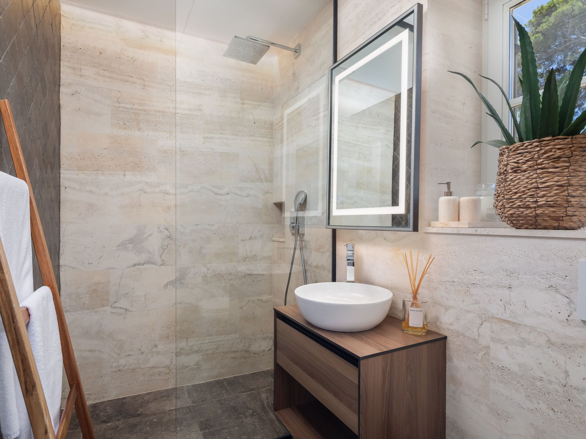 Villa L'orizzonte mit Außenküche in der Nähe von Trogir-Binnen