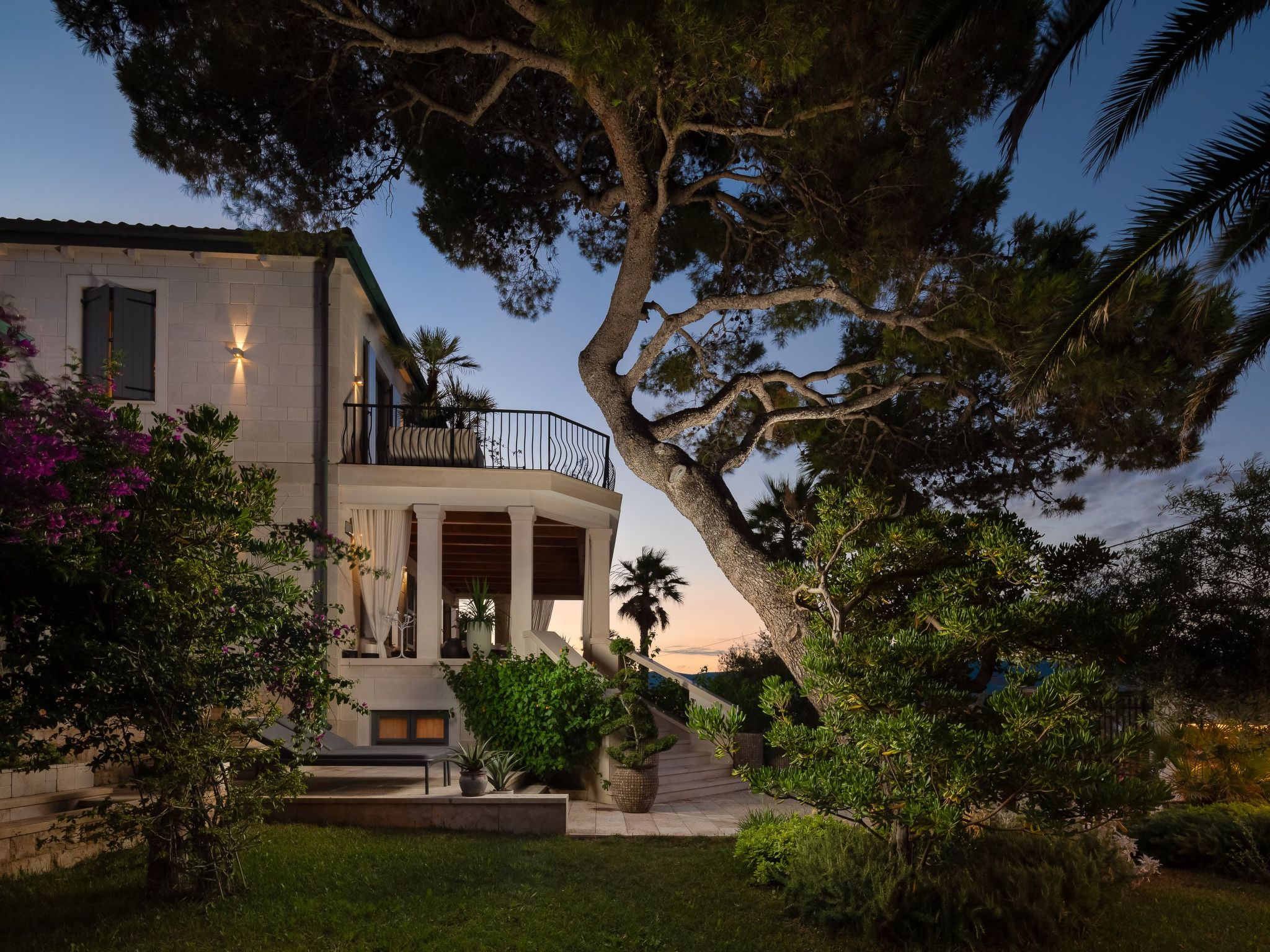 Villa L'orizzonte mit Außenküche in der Nähe von Trogir-Binnen