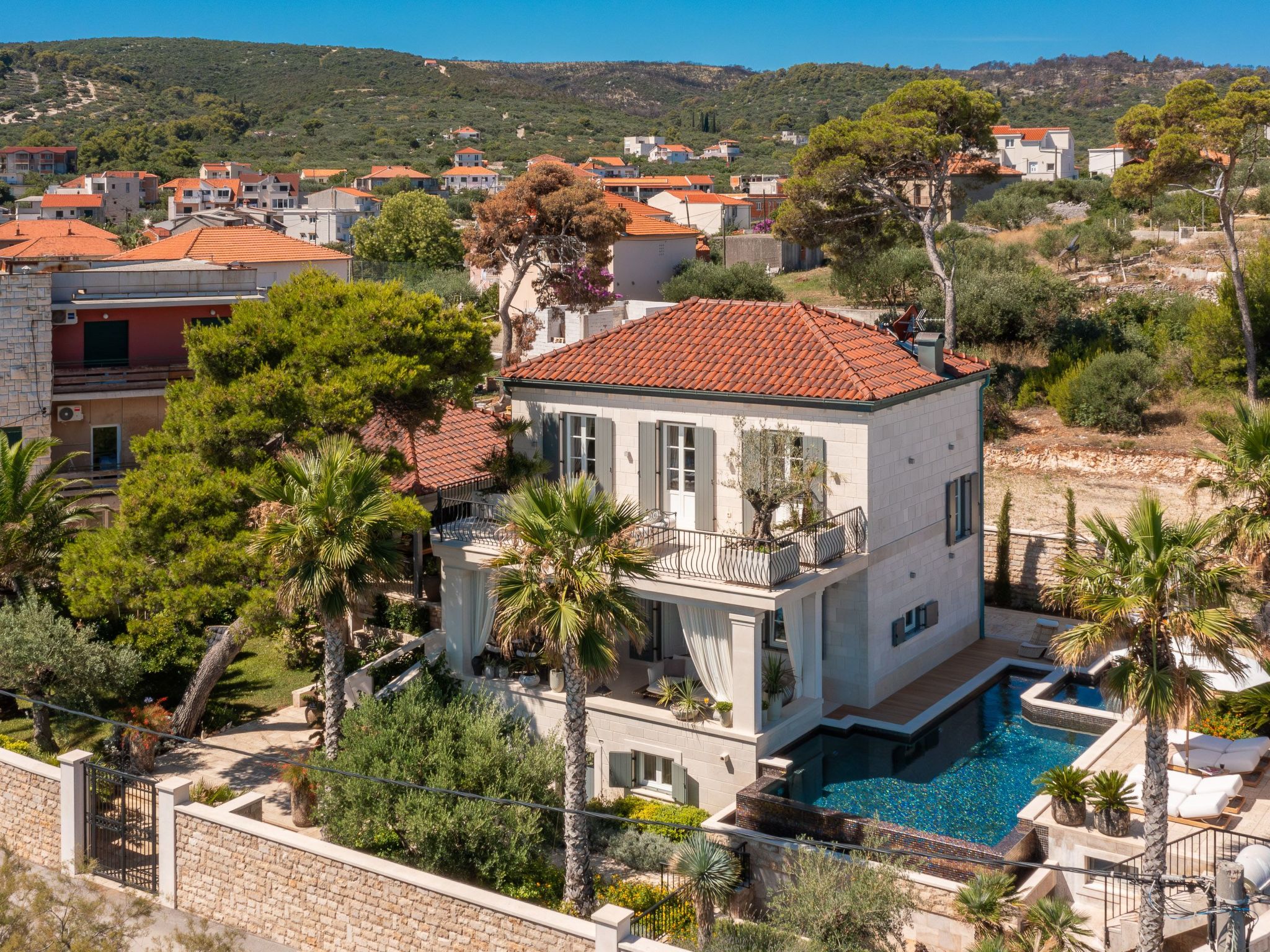 Villa L'orizzonte mit Außenküche in der Nähe von Trogir-Binnen