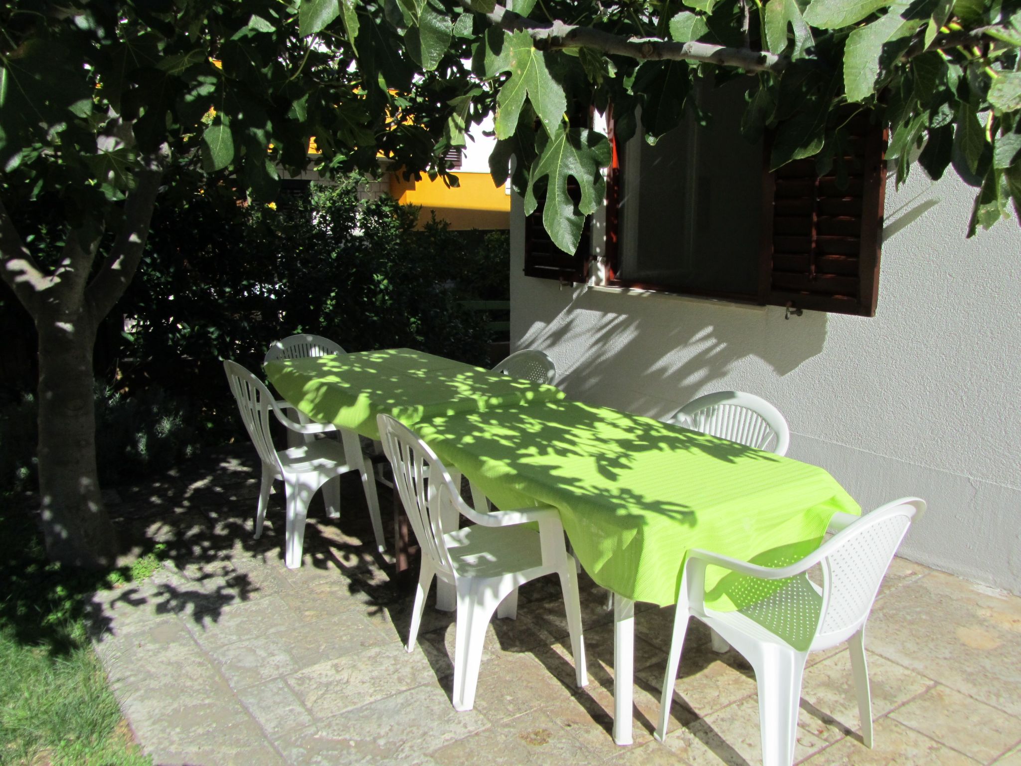 Mit Terrasse-Outside