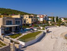 Luxe villa aan zee met privézwembad, fitness en 6 suites in Trogir-Slatine - thumbnail 2