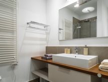 Luxe villa aan zee met privézwembad, fitness en 6 suites in Trogir-Slatine - thumbnail 6