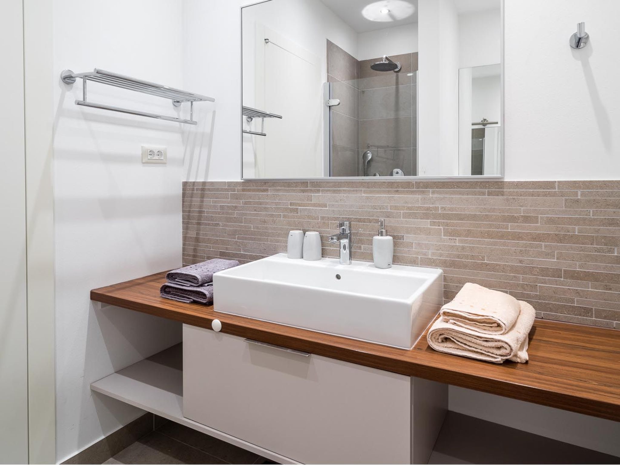 Appartement "Golden C2" mit Blick auf das Wasser-Dedans