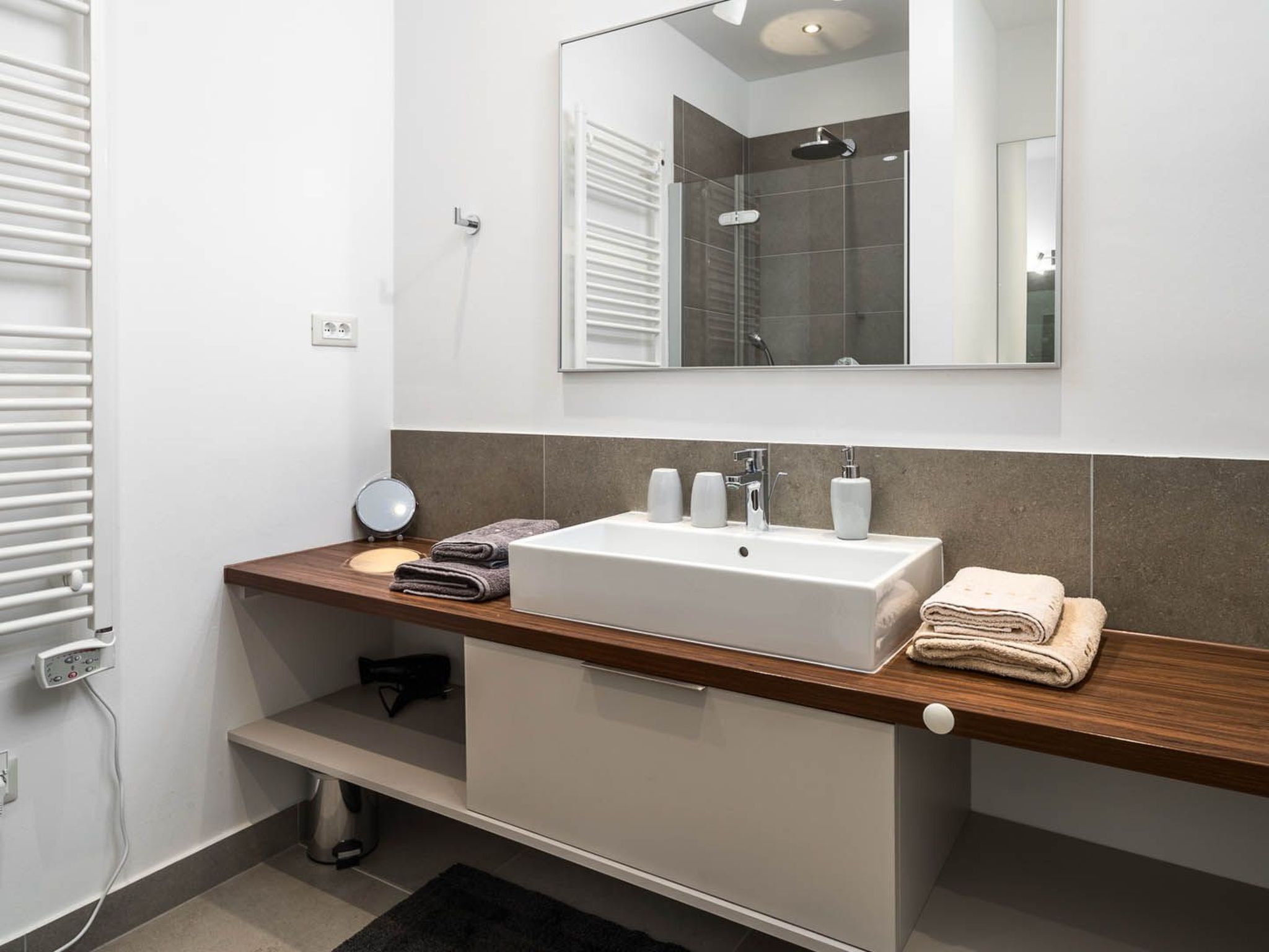 Luxuriöse Villa Golden C am Strand mit Pool-Image-tags.info