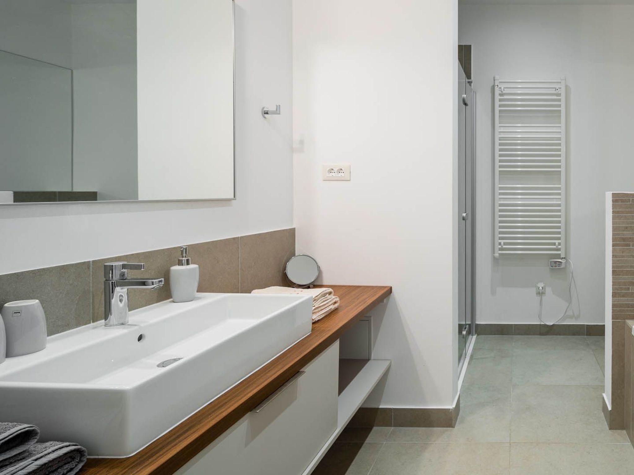 Luxuriöse Villa Golden C am Strand mit Pool-Image-tags.info