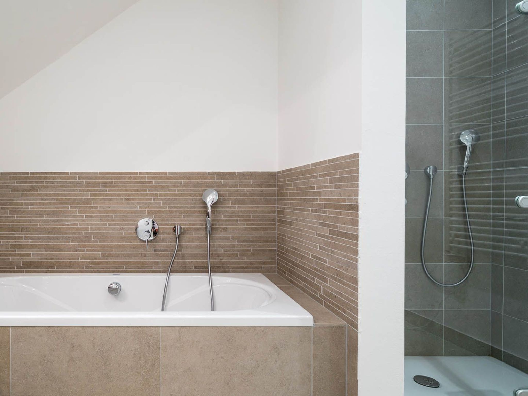 Luxuriöse Villa Golden C am Strand mit Pool-Image-tags.info